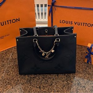 Louis Vuitton On The Go MM (chain sold separately)